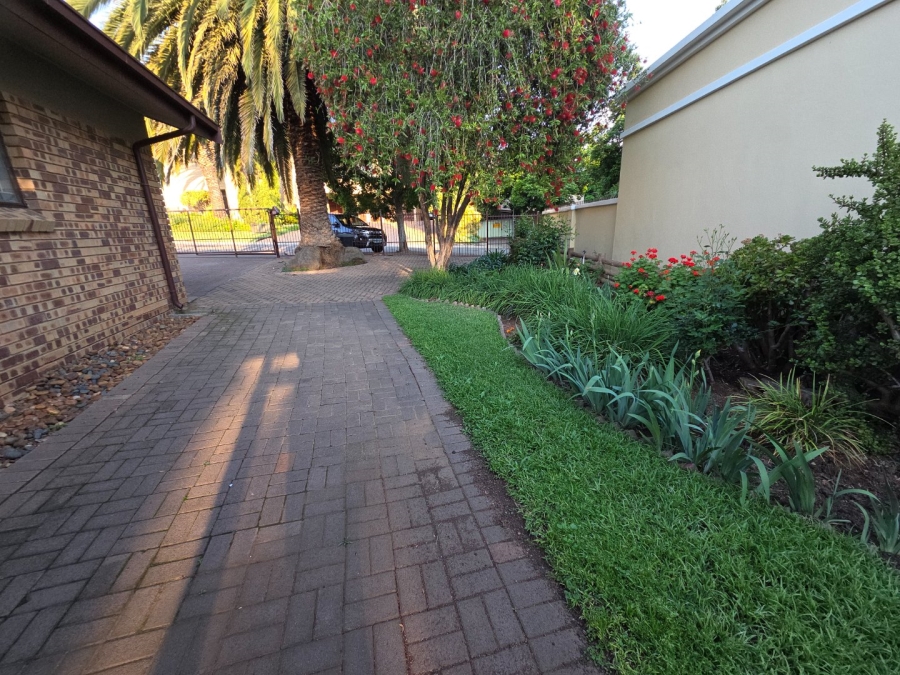 4 Bedroom Property for Sale in Heuwelsig Free State